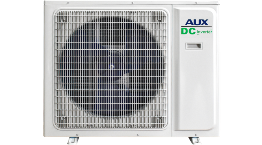 AUX márka logójával és DC Inverter felirattal ellátott, fehér színű kültéri klíma kondenzátor egység.